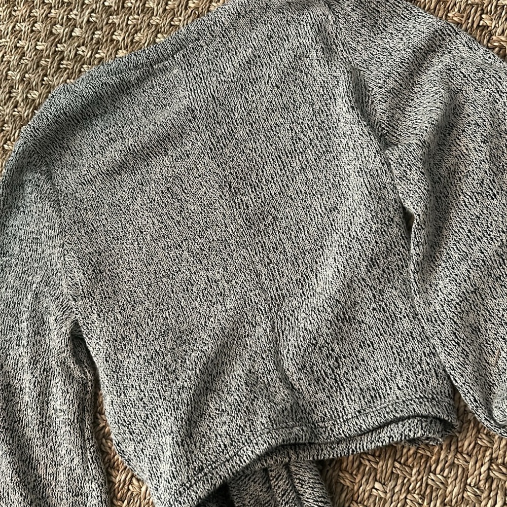 Urban Outfitters Grey Black Speckled Sweater Size Small - Picture 6 of 6